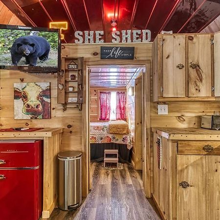 The Tiny Barn, 1089 Free Tickets Each Paid Day, Dollywood And More セバービル エクステリア 写真