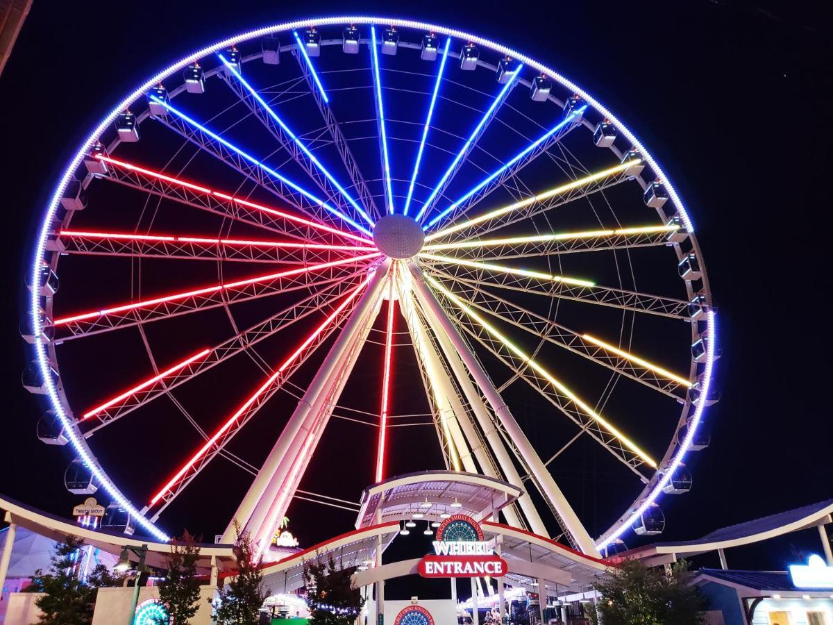 The Tiny Barn, 1089 Free Tickets Each Paid Day, Dollywood And More セバービル エクステリア 写真